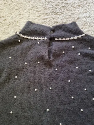 Jersey Zara mujer cuello alto perlas