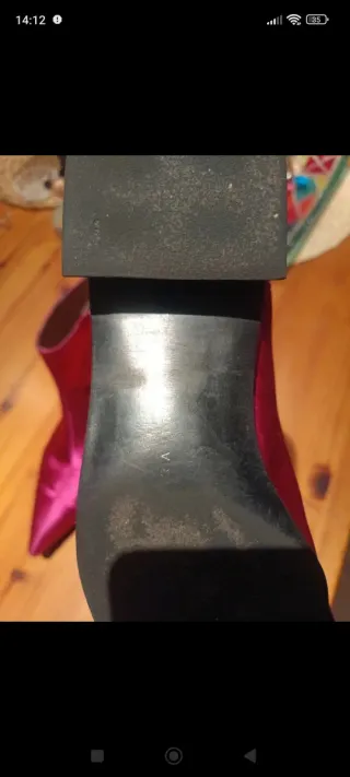 Botines satén fucsia punta fina