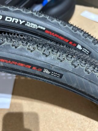 2 Cubiertas Vittoria Terreno Dry 700x38c