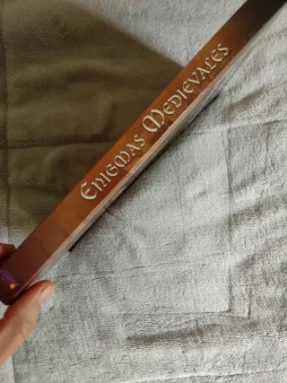 Enigmas medievales : secretos, misterios y enigmas