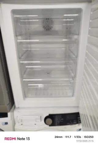 Congelador vertical Electrolux 85cm