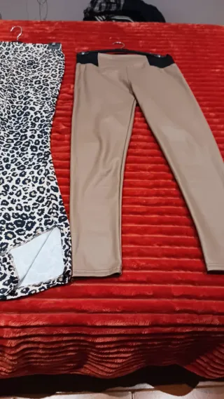 2 Pantalones (Beige y Estampado Animal)