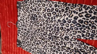 2 Pantalones (Beige y Estampado Animal)