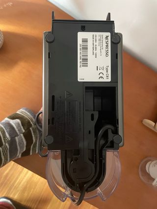 Cafetera Nespresso Pixie Negra