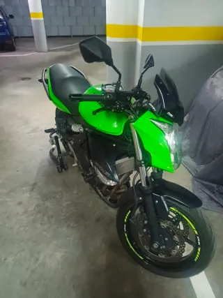 Moto Kawasaki Verde