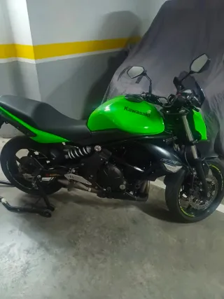 Moto Kawasaki Verde
