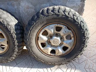 Llantas Toyota Hilux 2015