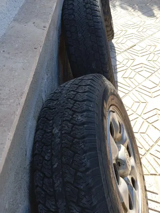 Llantas Toyota Hilux 2015