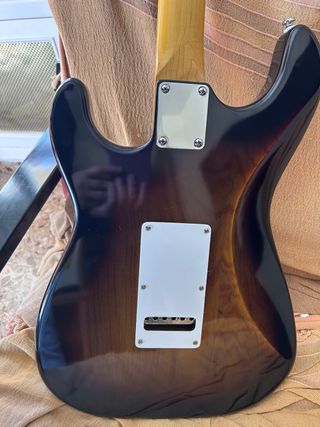 Guitarra G&L Tribute Legacy  3TSB Sunburst