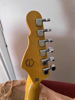Guitarra G&L Tribute Legacy  3TSB Sunburst