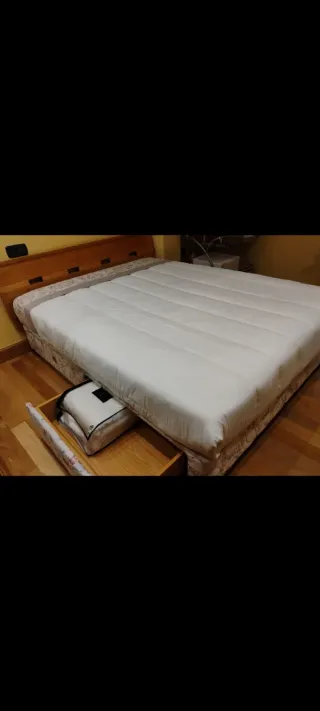 Cama con cabecero y somier con cajones y colchón,