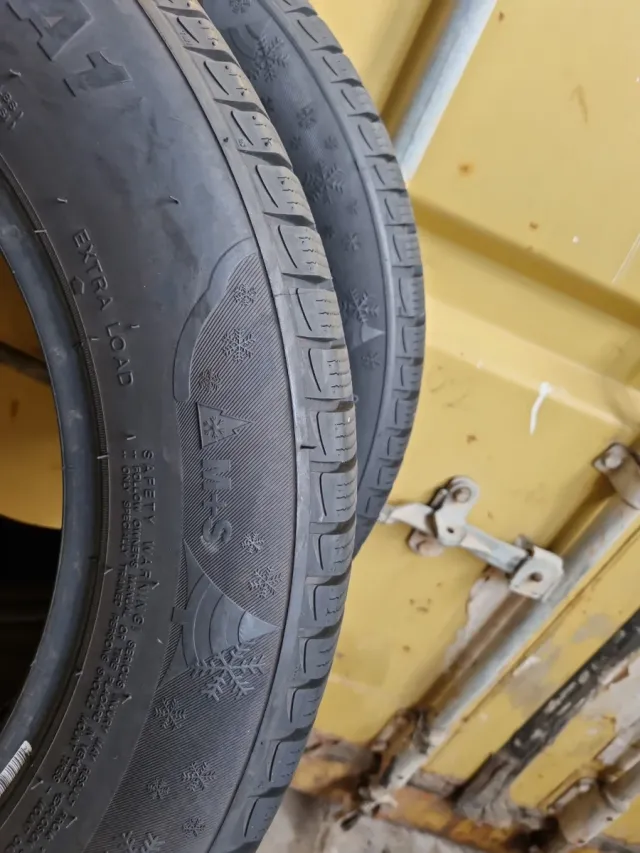 Vendo 2 Neumáticos en perfecto estado^