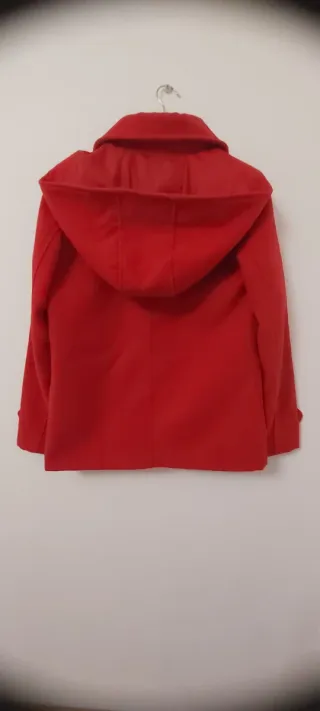 Abrigo Rojo Corto de paño con Cierre de Tacha