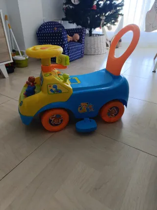 Correpasillos infantil azul y amarillo