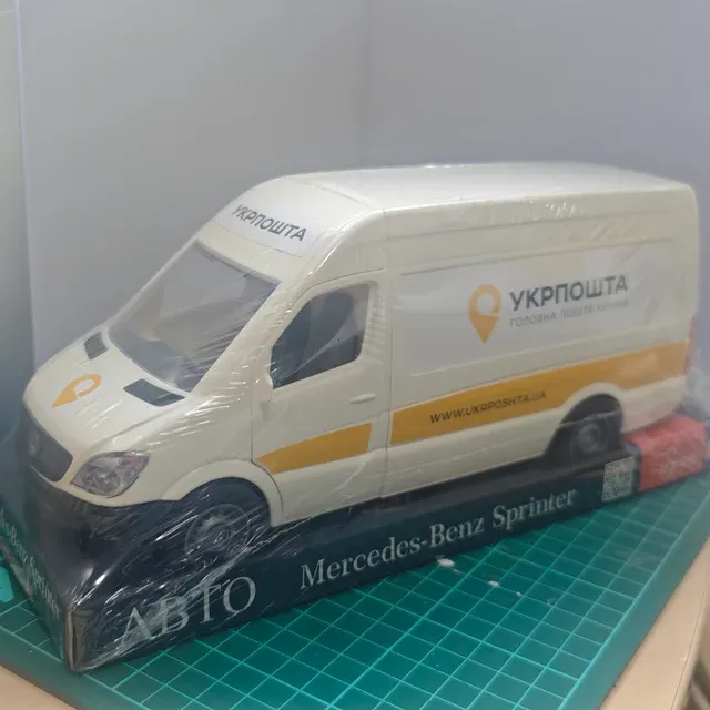 Furgón Mercedes Correos Ucrania