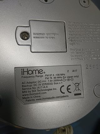 Altavoz para Ipod y Radio iHOME model Z iA17