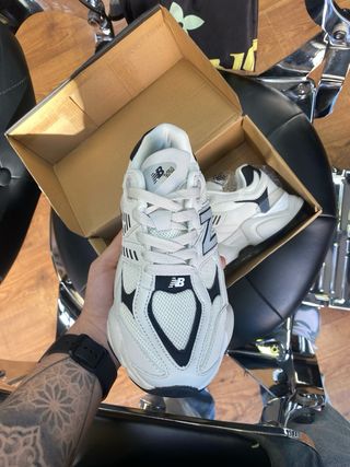 Zapatillas New Balance Blancas y Negras