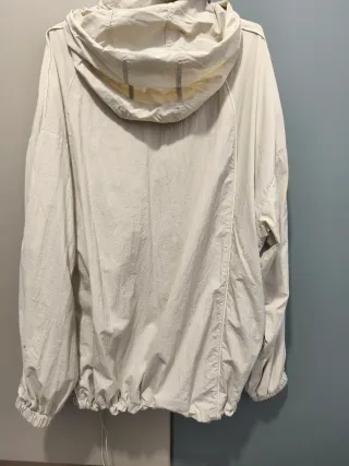 Chaqueta Oysho beige capucha retro Talla L