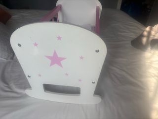 Cuna de madera para muñecas