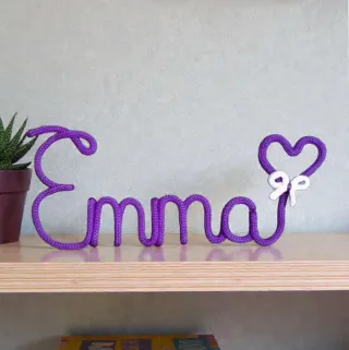 Nome Emma in tricotin viola