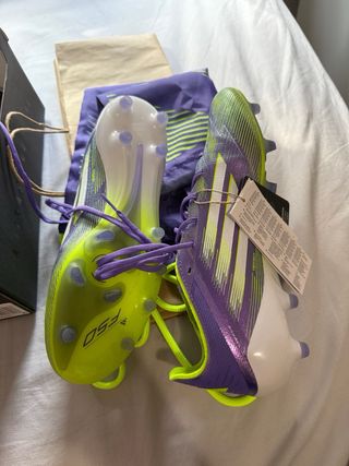 Botas Fútbol F50 Elite AG Morado/Verde.