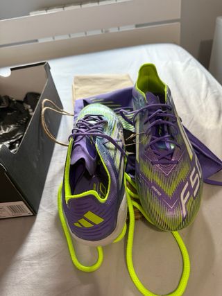 Botas Fútbol F50 Elite AG Morado/Verde.