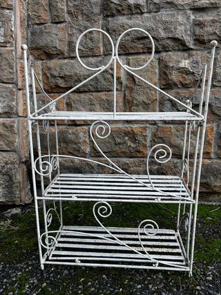 Scaffalatura in ferro battuto bianco