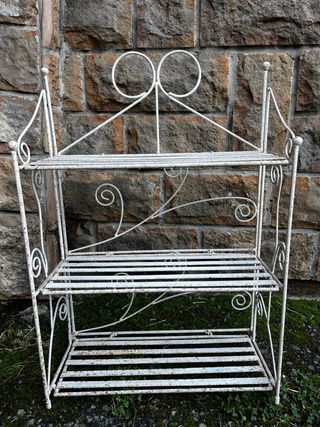 Scaffalatura in ferro battuto bianco