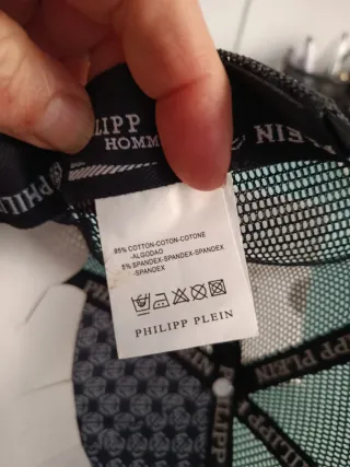 Gorra Philipp Plein Negra con Tachuelas