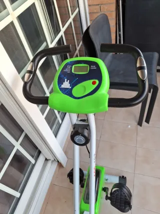 Bicicleta Estática Verde y Gris Marva HomCom