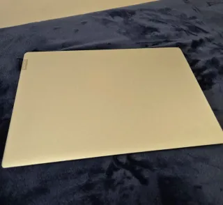 Portátil Lenovo Ryzen 5-2500u,8gb ram,Radeon 1gb