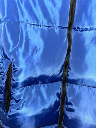 Chaqueta The North Face azul y negra