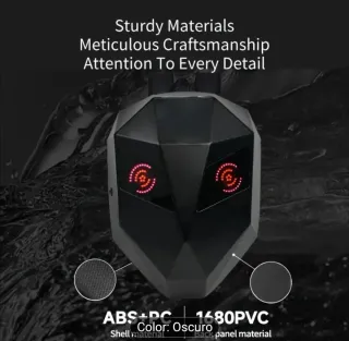 Mochila negra con ojos LED