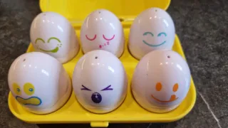 Huevera Juguete Infantil con Caras Divertidas