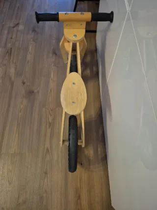 Bici de madera para niños