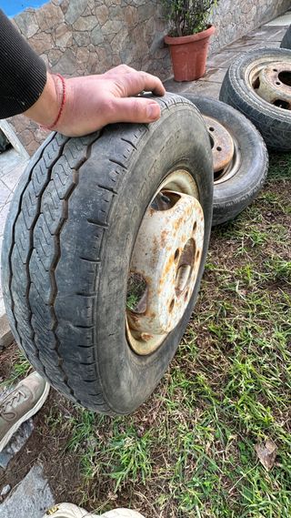 4 Ruedas con llantas Avia 2500 3500 4000