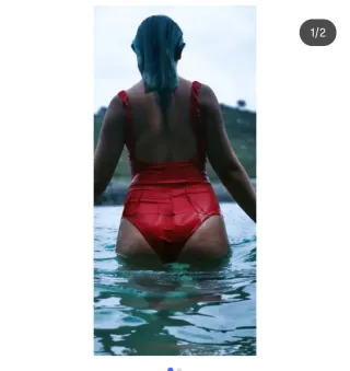 Bañador rojo con volantes