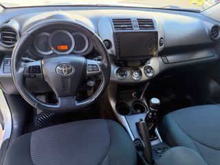 Toyota RAV4 2011