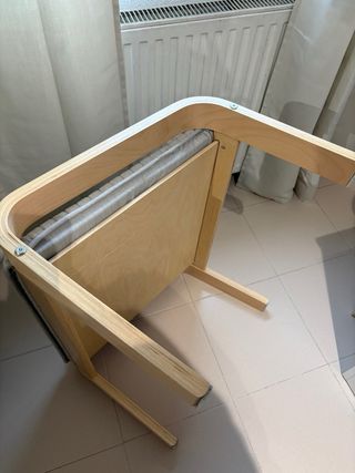 Reposapiés de tela y madera