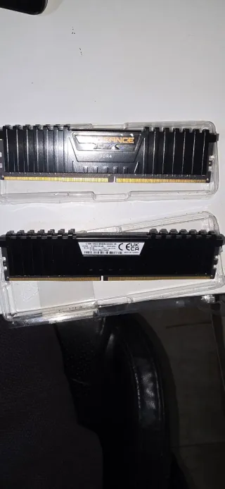 Memoria RAM Corsair Vengeance DDR4 2 x 8GB