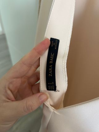 Vestido beige/rosa con encaje, espalda en V