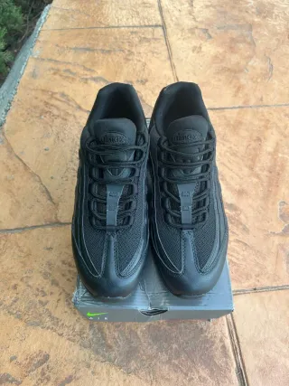 Nike Air Max 95 Negras Talla 43