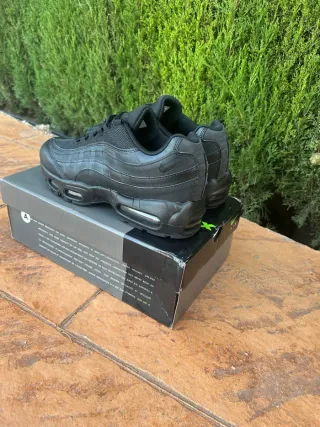 Nike Air Max 95 Negras Talla 43