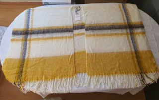 Capa Uterque Cuadros Blanco y Amarillo Talla Única