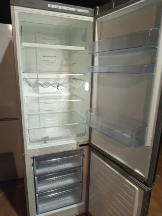 Frigorífico combi plateado