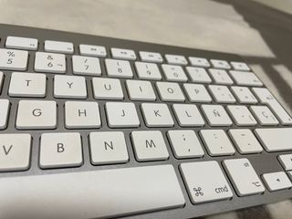 Pack Ratón y Teclado Apple plata y blanco