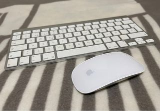 Pack Ratón y Teclado Apple plata y blanco