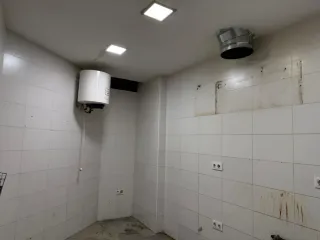 Traspaso local/Negocio con Licencia A6