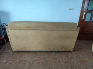 Sofá cama + 2 Sillones Tela Madera, estilo retro.