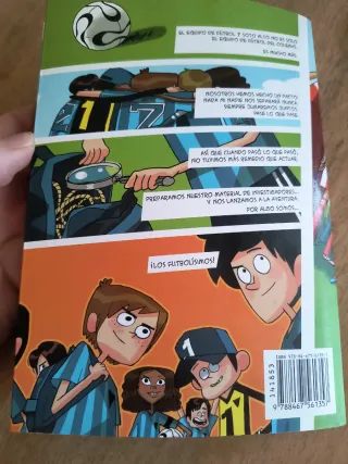 Los Futbolísimos 1: El misterio de los árbitros...